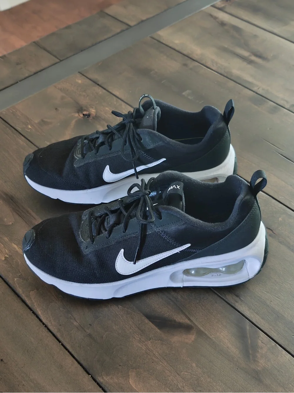 Nike Women's Black and White Air Max-Style Running Sneakers